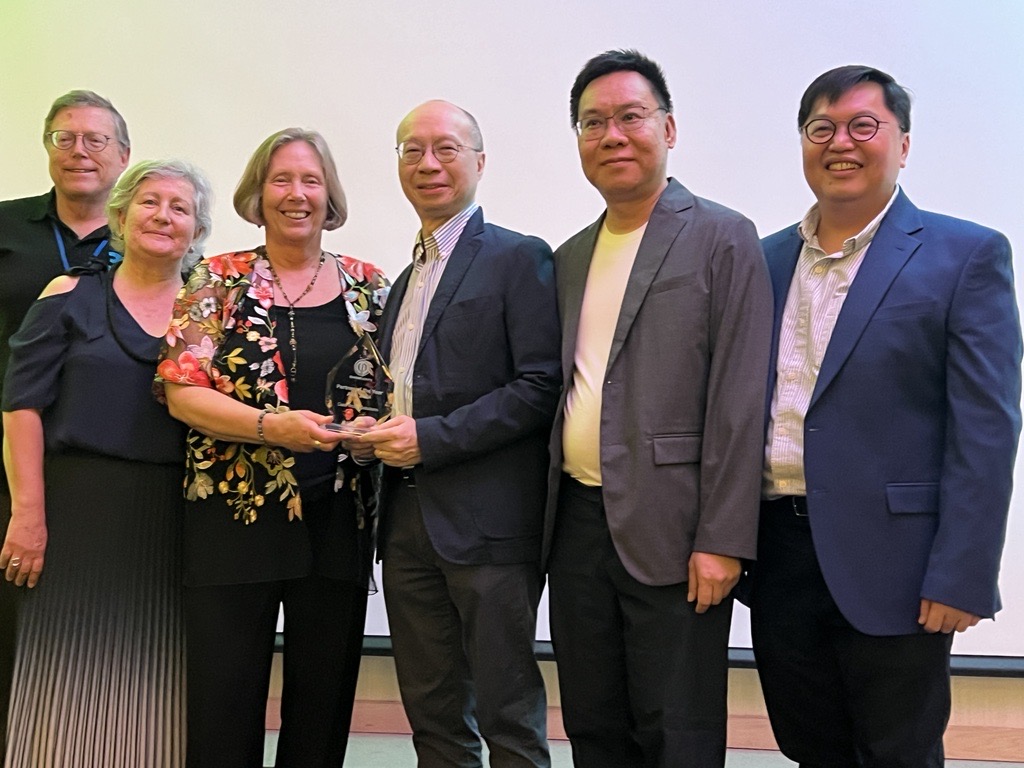 Steve, Nathalie and Anne present the 2024 Asian Partner of the Year award to Data World Solutions